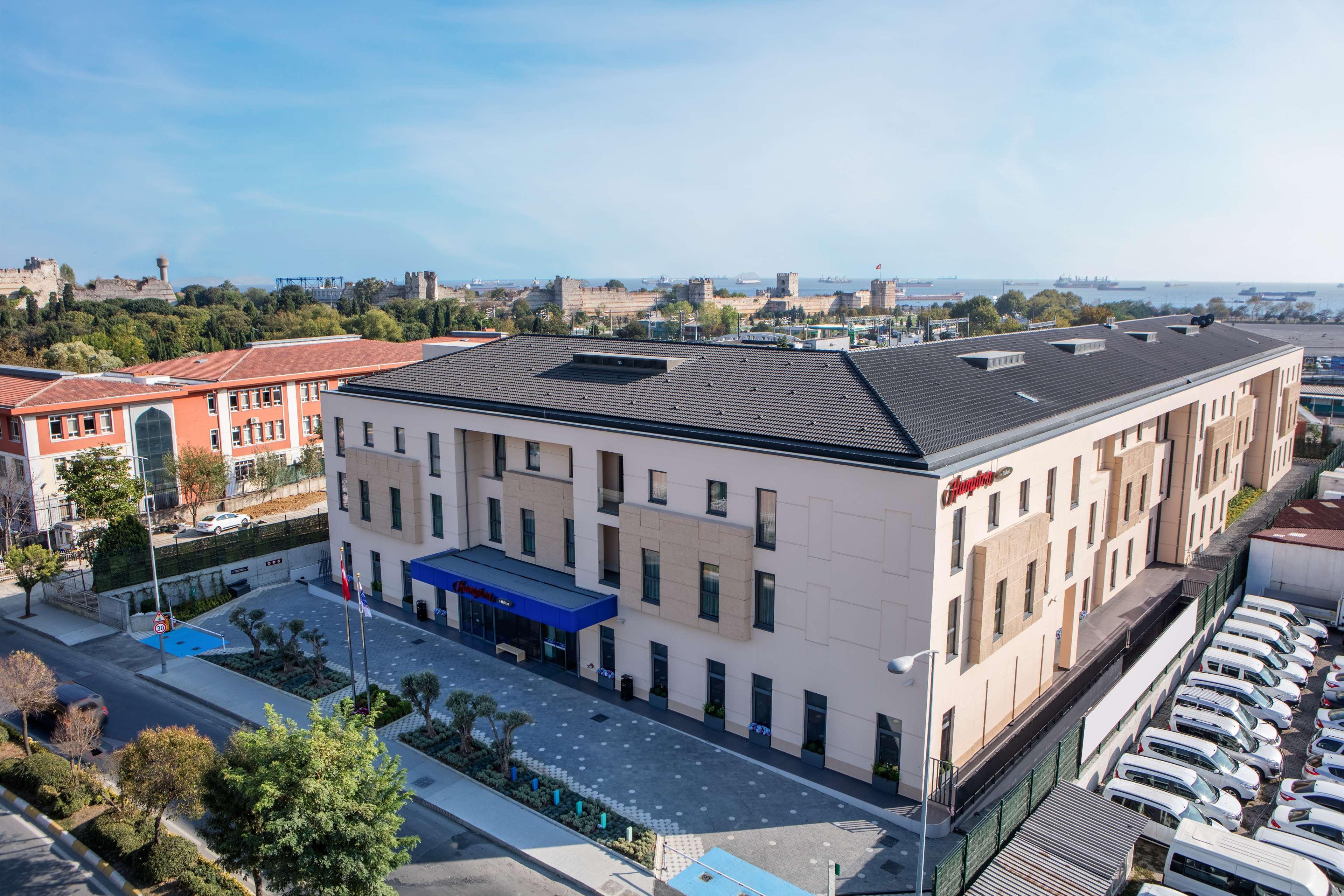 Hampton By Hilton Istanbul Zeytinburnu Hotel Buitenkant foto